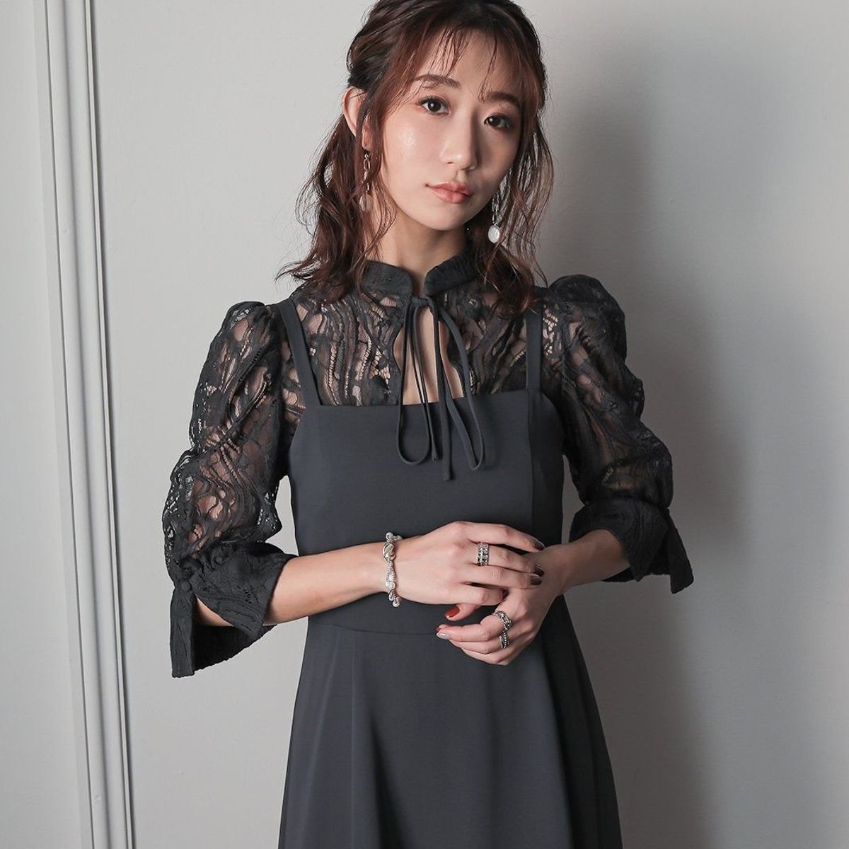 herlipto Lace-Trimmed 冷たく Bella Midi Dress